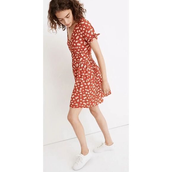Madewell Button-Front Tie-Sleeve Retro Dress in Happy Hibiscus Size 6 / NWOT - Picture 2 of 7